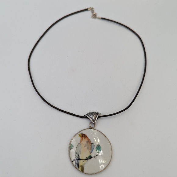 Vintage/Antique Broken China Repurpose With sterling Hand painted Bird Pendant - Picture 2 of 10